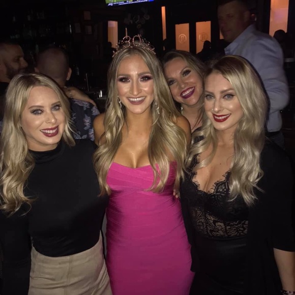 Meet your Posher, Julie - Picture 2 of 3